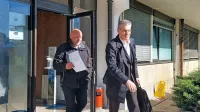 Simon  Macarol  (levo)  z  odvetnikom  Brankom  Gvozdićem 