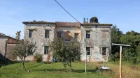 Občina prodaja tri nepremičnine, ki so na širšem območju 
graščine Panajotopulo v Bertokih.