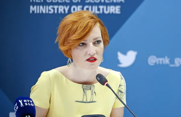 Ministrica Asta Vrečko