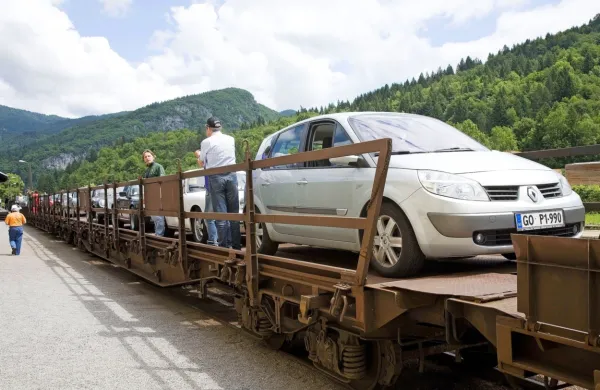 Od 1. do 30. aprila avtovlak med Novo Gorico in Bohinjsko Bistrico ne bo vozil zaradi vzdrževalnih del na progi.