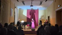  “Uglasbljeno Maksino bolečino” sta interpretirala sopranistka 
Jerica Rudolf in pianist Marko Kanalec.