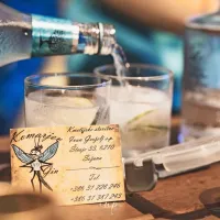 Komarjev gin  A+ se ponaša z  dvojnim zlatim priznanjem - kot 
najboljši gin v Sloveniji in  v kategoriji London Dry gin.