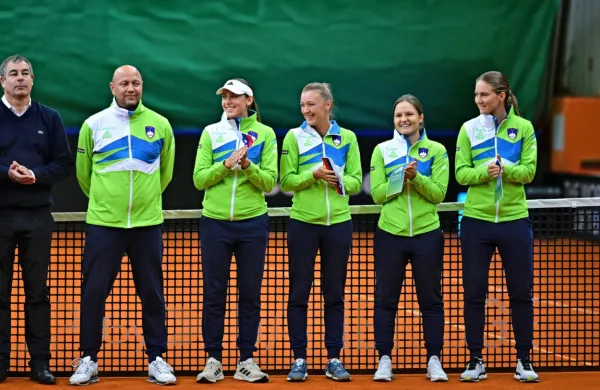 Slovenska izbrana vrsta je  v Mariboru presenetljivo izločila 
favorizirane Kitajke.