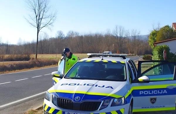 Policisti so  v  dvodnevnem  nadzoru  prestregli  58  prehitrih  voznikov. 