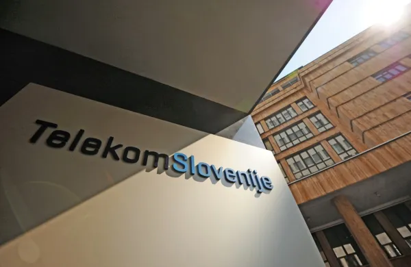 Zveza potrošnikov Slovenije potrošnikom, ki so vložili tožbe proti 
Telekomu Slovenije, svetuje, naj te umaknejo.