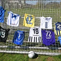 Sodelujte v dobrodelni akciji in se potegujte za enega od 
veličastnih dresov ter žogo s podpisi članov slovenske reprezentance.
