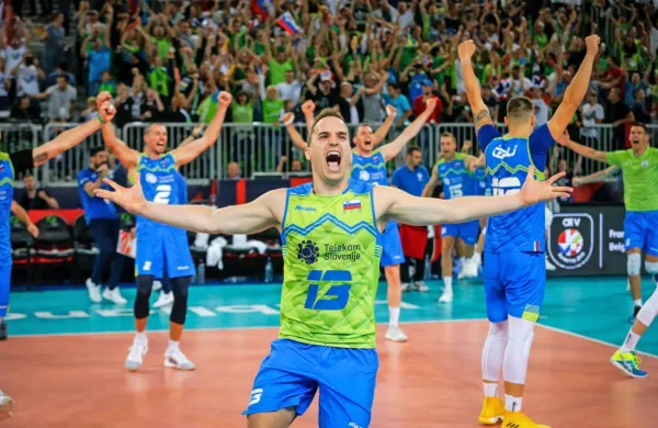 Tudi letos se bo  kot edini Primorec zlata na DP zelo verjetno  veselil  
kanalski reprezentant ACH Volleyja Jani Kovačič.