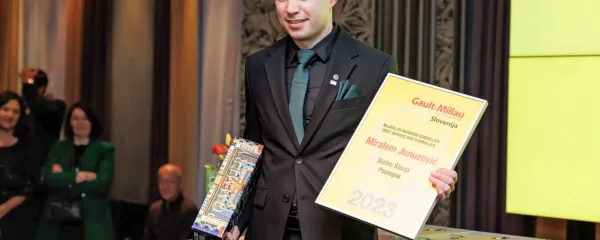 Za najboljšega sommelierja oziroma natakarja so razglasili Miralema Junuzovića iz postojnskega Bistroja Štorja.