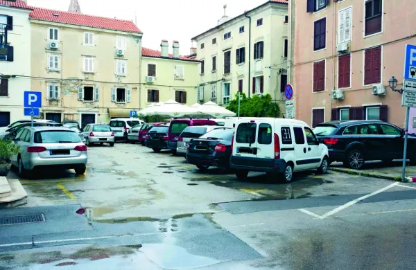 V Piranu, Portorožu in Luciji se je v marcu zvrstila serija vlomilskih 
podvigov.