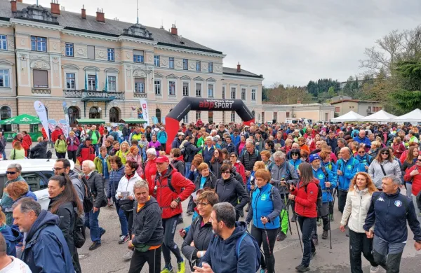 Pohod prijateljstva se je začel in sklenil na Trgu Evrope. 