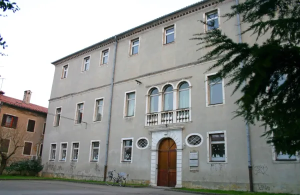 Koprska občina je s podjetjem Makro 5 gradnje podpisala pogodbo 
o prenovi stavbe Collegio dei Nobili