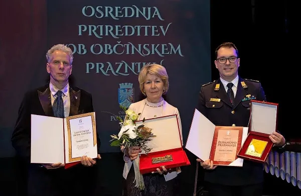 Občinska priznanja so šla letos v roke (z leve) Sandiju Curku, Ester 
Fidel in Marku Simšiču.