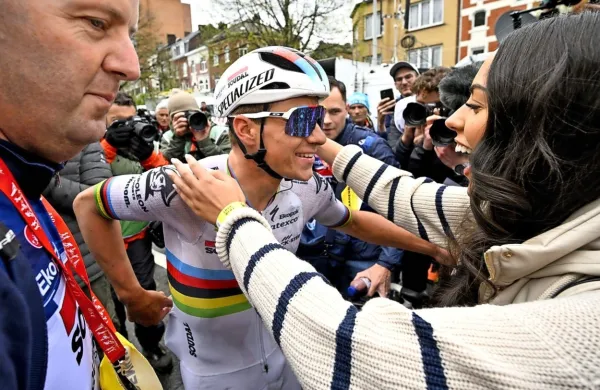 Remco Evenepoel ob prihodu na cilj