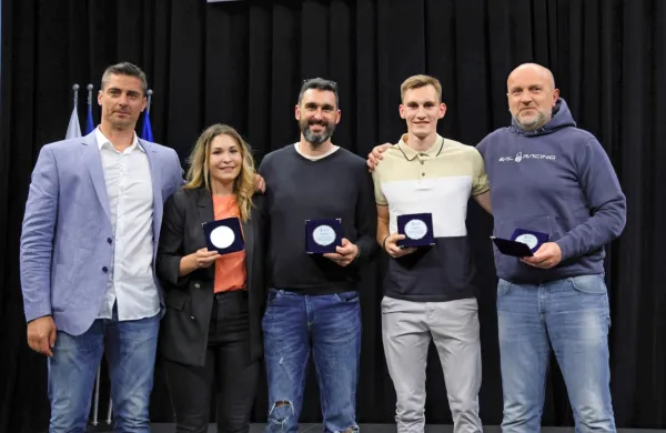 Od leve: predsednik BVK  Jasmin Čuturić z nagrajenimi trenerji 
Tjašo Jančar, Sebastjanom Mikšo, Manuelom Grünwaldom in  
Nikolo Maglićem.