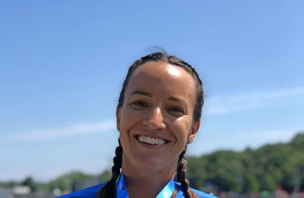 Anja Osterman, prvo ime sprinterske reprezentance v kajaku in 
kanuju, se bo letos poleti preizkusila v novi vlogi, saj s partnerjem 
Alanom Apolloniem, nekdanjim reprezentantom v sprintu na 
mirnih vodah, pričakujeta naraščaj. 
