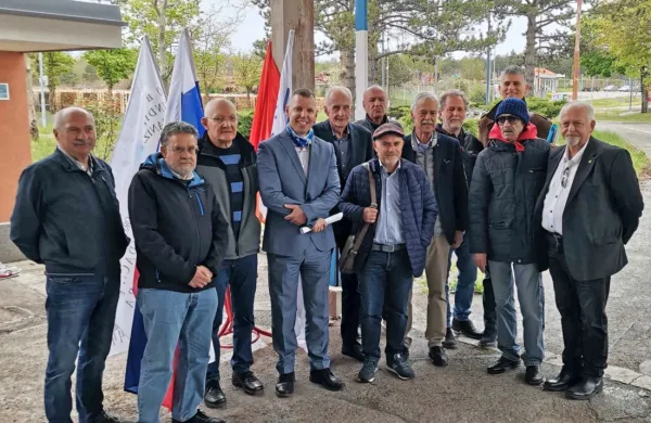 Predstavniki čezmejnih sindikatov CGIL, CUISL, UIL, ZSSS in KS90  
so se tudi letos srečali ob prvem maju, prazniku dela.