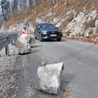Del poti je tudi potencialno nevaren zaradi skalovja.