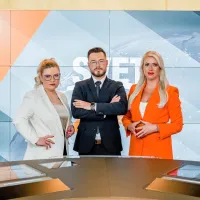 Voditeljska trojica: (z leve) Petra Rupnik, Simon Rosc in Milena 
Novak 