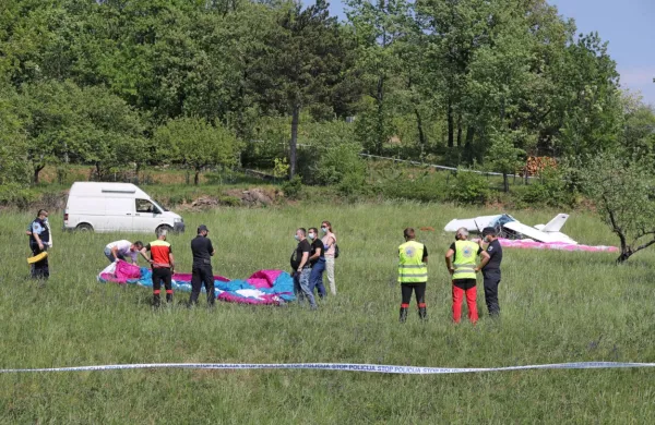 Na kraju tragične nesreče so  vzroke zanjo iskali policisti, kriminalisti, 
preiskovalni sodnik in tožilka ter preiskovalec letalskih nesreč.