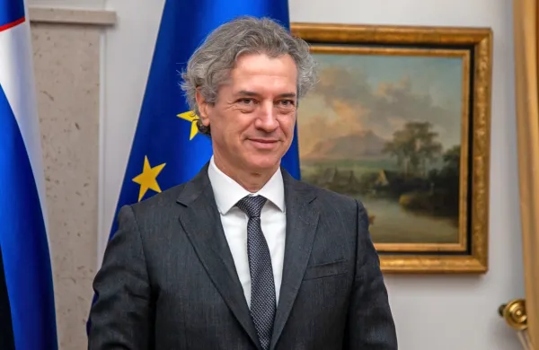 Predsednik vlade Robert Golob