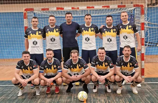 Ekipa Rex Regnum je zmagovalec lige obalnih veteranov.