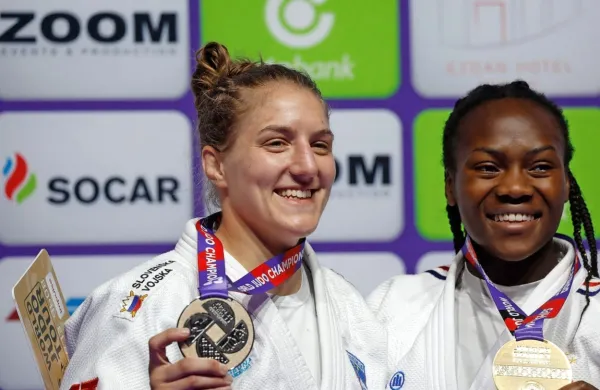 Srebrna Andreja Leški in zlata  Clarisse Agbegnenou 
