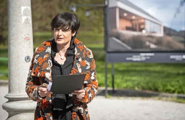 Lenka Kavčič