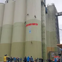 Na vrh silosa po vrvi le pet sekund počasneje od dvigala