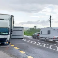 Močna burja je danes največ težav povzročala v Novi Gorici in okolici