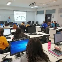 Predavanja potekajo tudi v računalnici.
