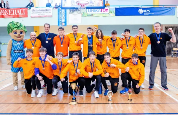 Postojnski kadeti so tretja košarkarska ekipa do 16 let  v državi.
