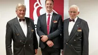 Novemu someljejskemu predsedniku Valentinu Bufolinu bosta v 
oporo podpredsednika Davorin Škarabot (levo) in Ivan Peršolja 
(desno). 