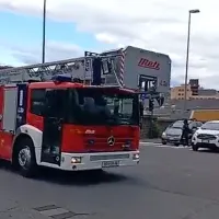 Tržaški gasilci so prihod koprskih kolegov z lestvijo posneli in 
posnetek objavili. 