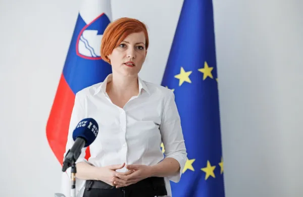Ministrica Asta Vrečko