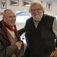 Zelo zelo redko doživiš zabavo, na kateri se znajdeta kar dva Ervina, sta 
nam potrdila ponosna imetnika tega pri nas redkega imena, pesnik 
Fritz (levo) in novinar Hladnik Milharčič. 