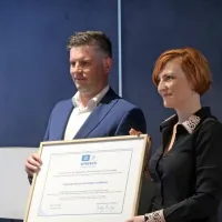 V imenu Združenja rejcev lipicanca Slovenije je listino prevzel 
Klemen Turk.
