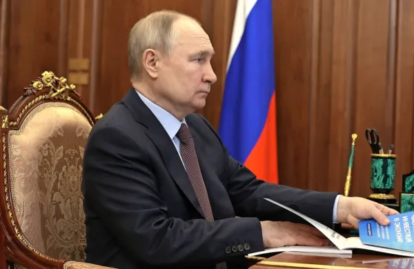 Iz Kremlja so sporočili, da je ruski predsednik Putin 