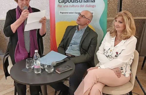 Koprska agora tokrat v znamenju dvojezičnosti