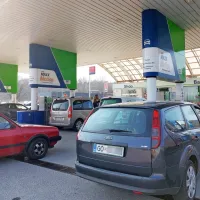 OMV Slovenija ima  118 bencinskih servisov v Sloveniji  in je zdaj 
drugi največji maloprodajni dobavitelj goriva pri nas.