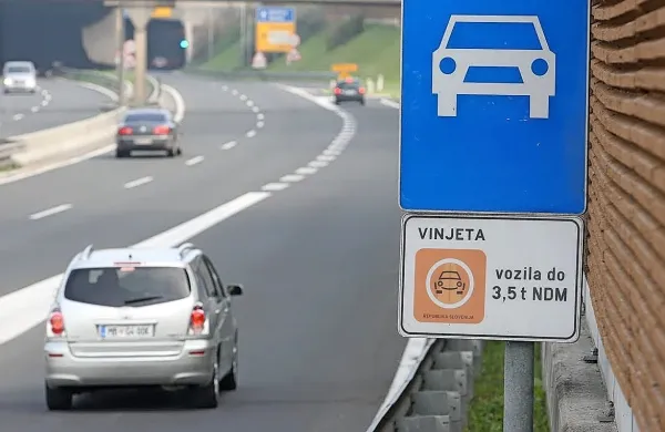 Cene elektronskih vinjet bodo višje za 6,8 odstotka.