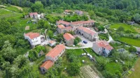 V najboljših časih, pred vojno, je v Abitantih živelo kar 21 družin oziroma 150 ljudi. 




