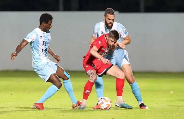 Ahmed Ankrah (levo) in Nejc Mevlja (desno) sta imela v Kidričevem veliko opravka z neugodnimi tekmeci. 