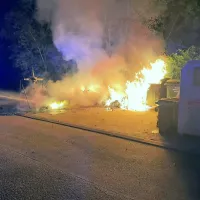 Ogenj uničil devet zabojnikov v Volčji Dragi