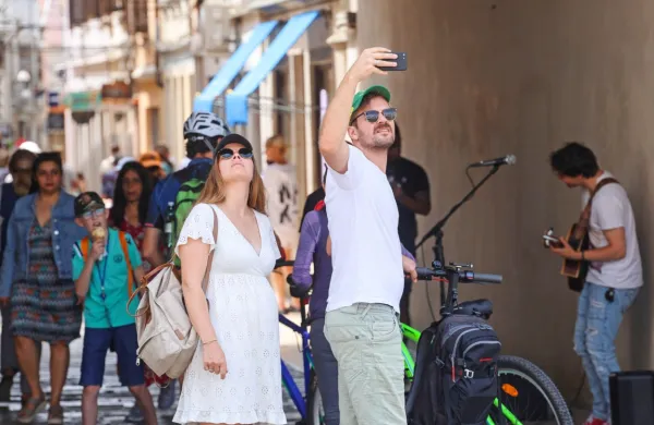 FOTO: Koper poln turistov s potni&scaron;ke ladje