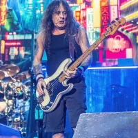 Ustanovitelj zasedbe Steve Harris je dan pred koncertom v Ljubljani 
nastopil s svojo drugo zasedbo British Lion. 