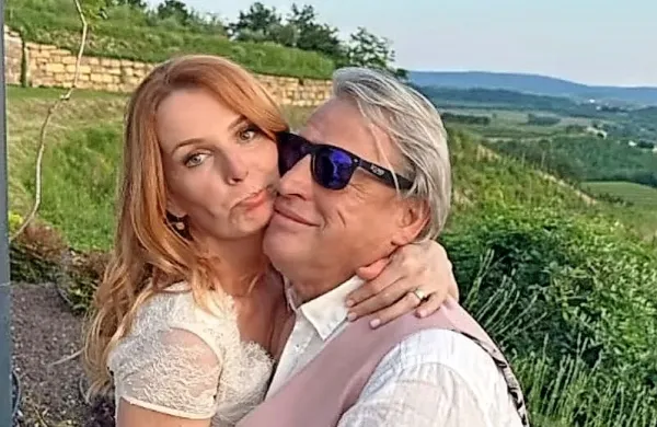 Minulo soboto sta se v Goriških brdih poročila znani vinar Stojan 
Ščurek in njegova izbranka Tina.