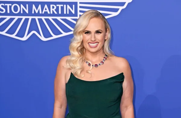 Je Rebel Wilson dobila vlogo v novem Bondu?