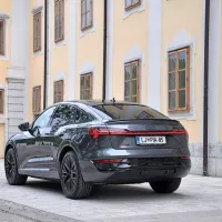 Največji Audijev električni velikan je prenovljen
