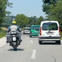 Motoristi sodijo v skupino ranljivih udeležencev v prometu, 
njihovo število na naših cestah pa močno narašča.
