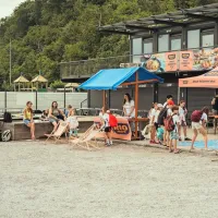 K čistilni akciji je pristopila tudi blagovna znamka Rio Mare, ki  si 
prizadeva postaviti nove standarde na področju trajnosti in skrbi 
za morje, ribe v njem in našo prihodnost. 